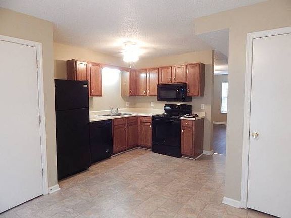 5th image of 123 Ballygar St APT 3