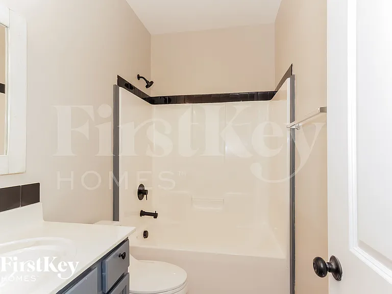 12204 Flatbush Dr — Photo 14
