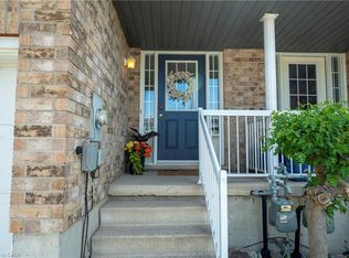26 Chantilly St, Kitchener, ON N2R 1V6