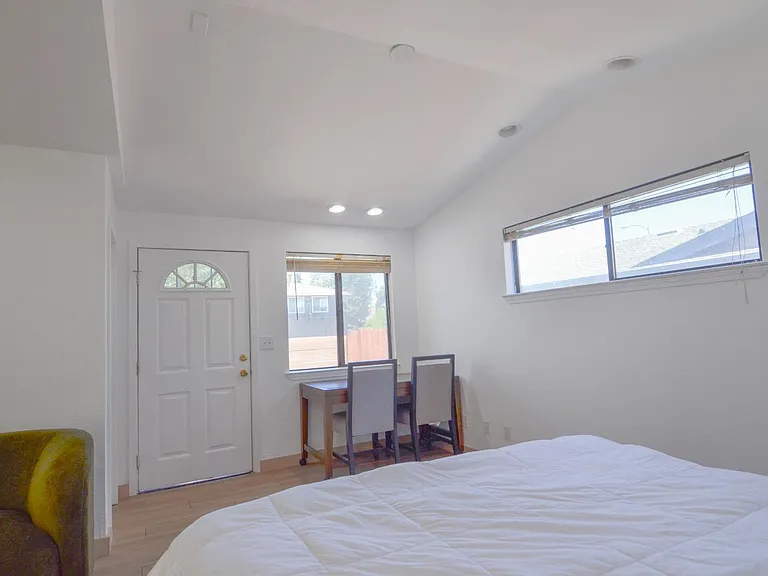 1321 Astoria Dr — Photo 31