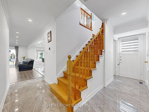 2nd image of 77 Pebblehill Sq