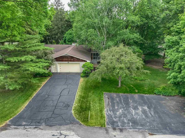 1601 E Heckathorn Dr, North Manchester, IN 46962