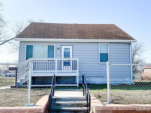 2nd image of 2020 6th St