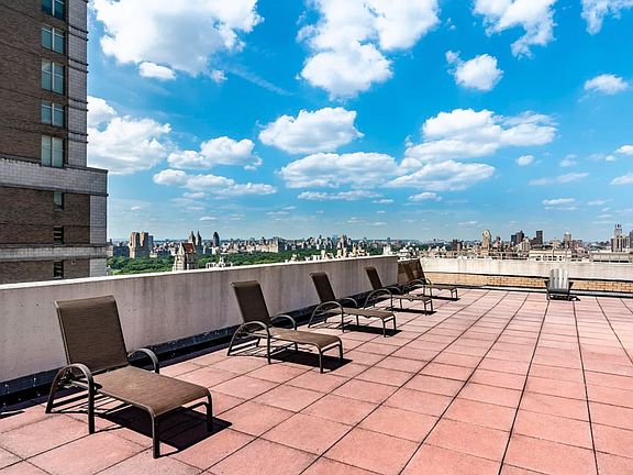 5th image of 118 E 60th St APT 15D