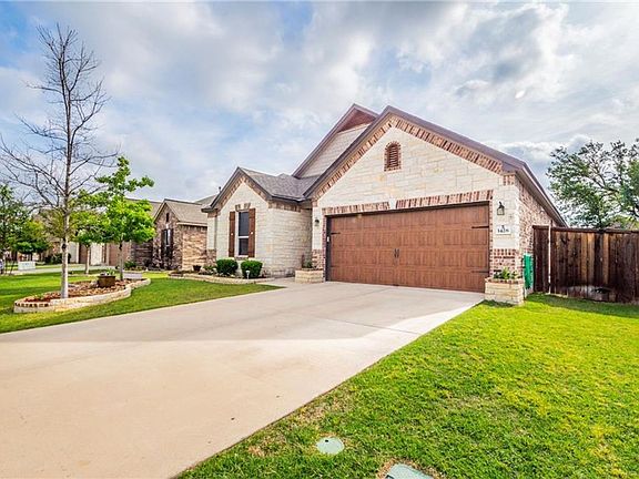 3rd image of 1428 Uhland Dr