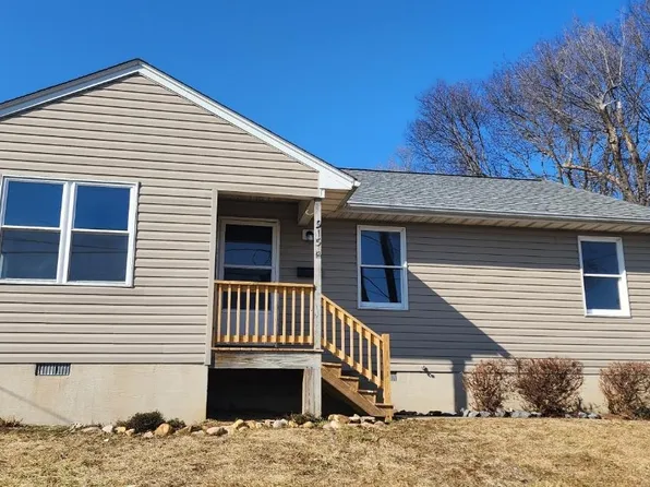 915 Grayson Ave, Waynesboro, VA 22980