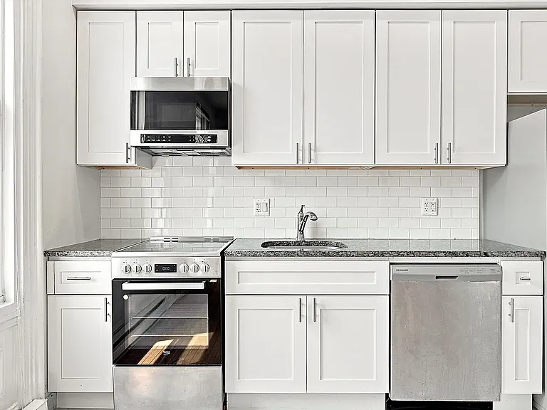 2107 Green St #2FF — Photo 12