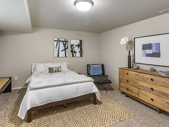 4th image of 5223 W Terrabithia Ln #18