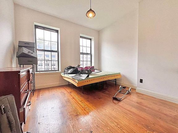 5th image of 73 Jefferson St APT 4R