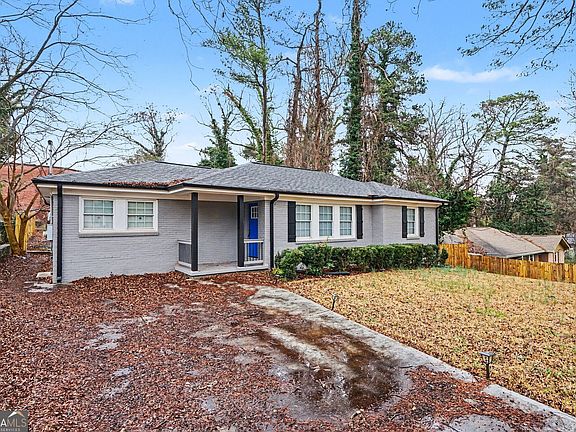 2nd image of 2912 Belvedere Ln