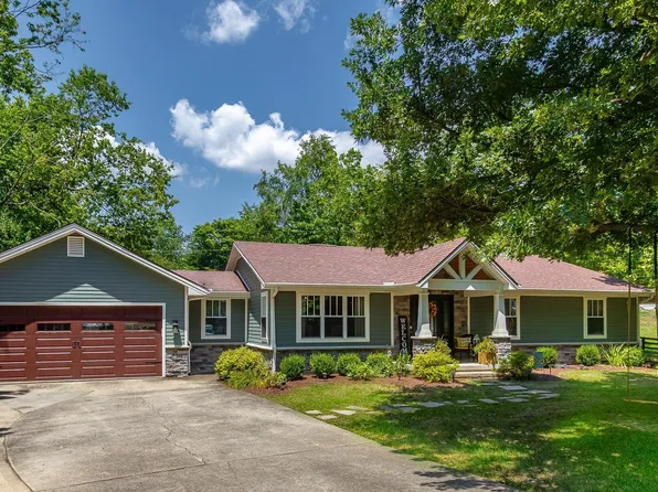 2901 Walnut Hill Rd, Lexington, KY 40515