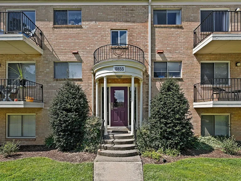 10655 Montrose Ave #204 — Photo 2