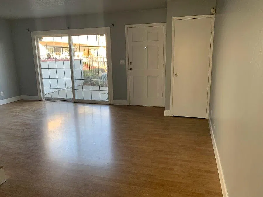 3 bed, 2.5 bath, 1338 sqft, $3,700 — Photo 2