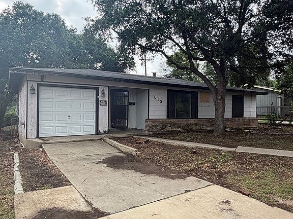 2nd image of 610 BROOKVIEW DR