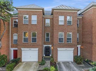 12066 Edgemere Cir, Reston, VA 20190