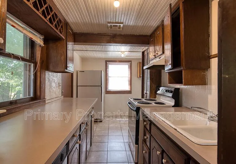 3224 NW 13th St — Photo 5