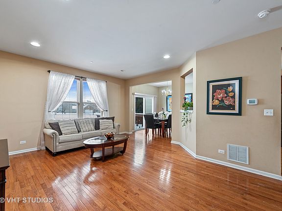 2nd image of 1582 Yellowstone Dr