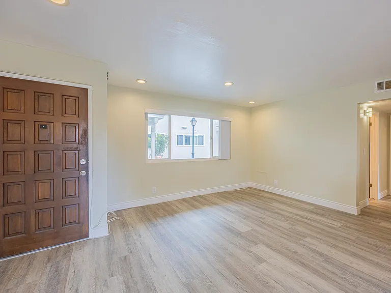 2411 Prospect Ave #107 — Photo 13