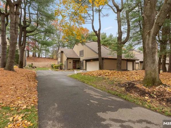 436 Bromley Pl #D, Wyckoff, NJ 07481
