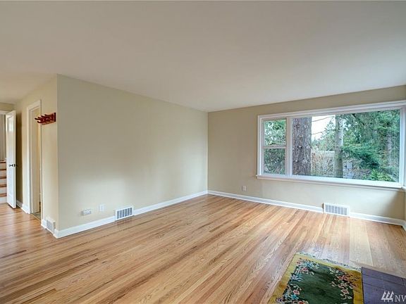 4th image of 11516 31st Ave NE