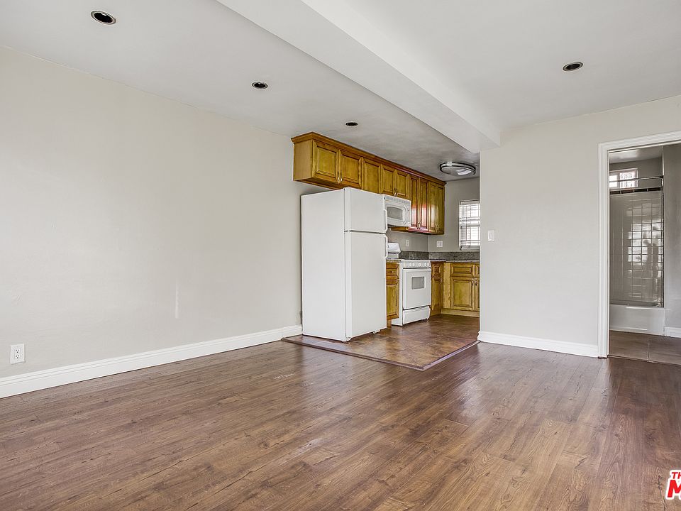 1st image of 1622 Morton Ave #1/2