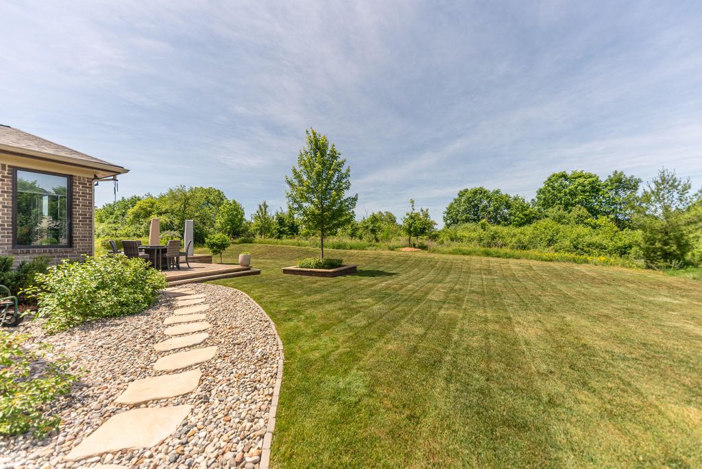 2376 Westbrooke Cir S, Ann Arbor, MI - View 4