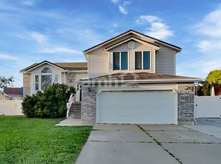 1274 W 2000 N, Clinton, UT 84015