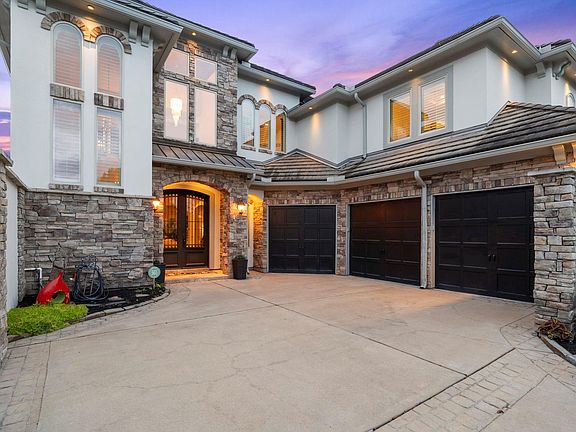 5th image of 1011 Williams Lake Dr