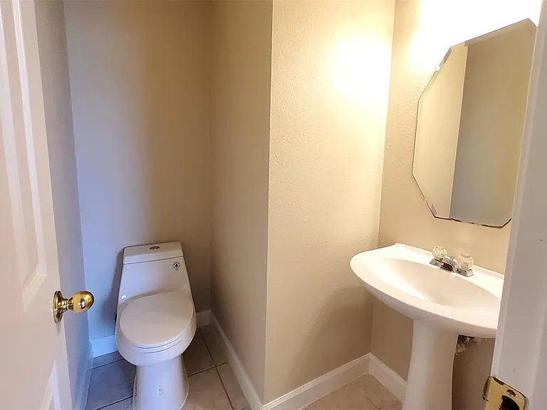 2707 Sun Beam Ct — Photo 9