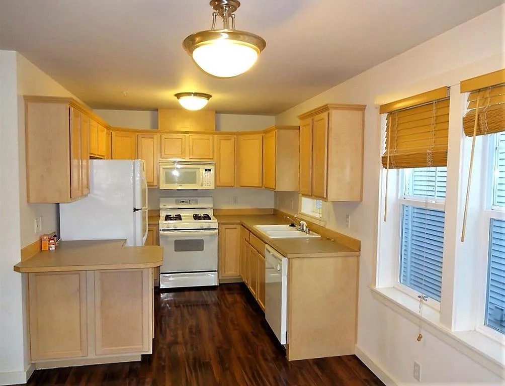2 bed, 713 sqft, $2,750 — Photo 4