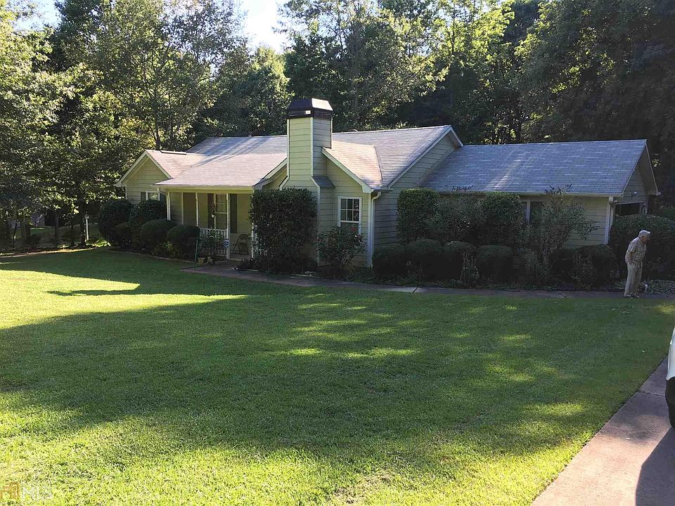1st image of 65 Maxwell Pl