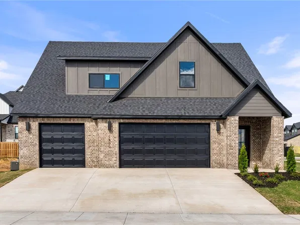 1800 Mumbai Rd, Centerton, AR 72719