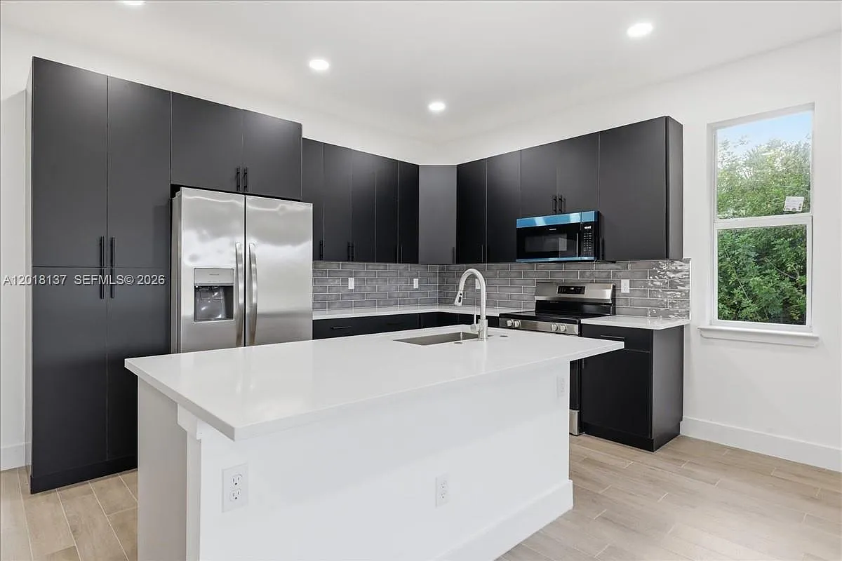 3 bed, 2.0 bath, $2,000 — Photo 1
