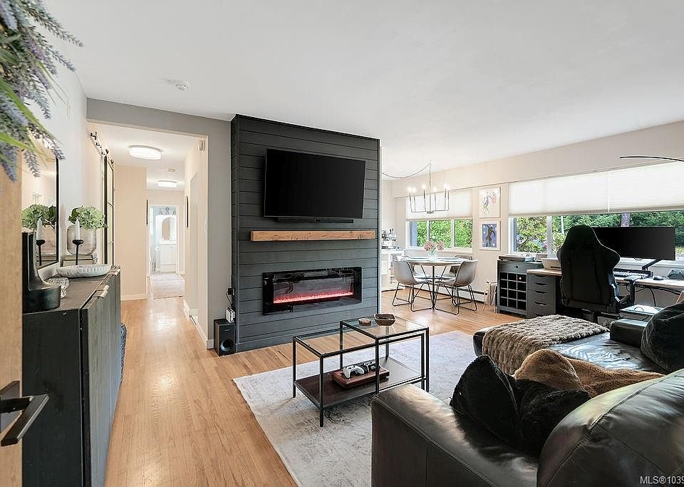 1st image of 426 Burnside Rd W