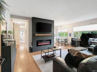 426 Burnside Rd W, Saanich, BC V8Z1M2