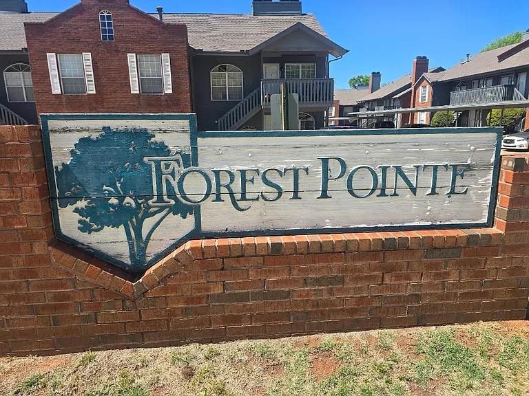 11525 N Meridian Ave #204 — Photo 1