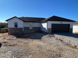 213 Allspice Ct, Sparta, MO 65753