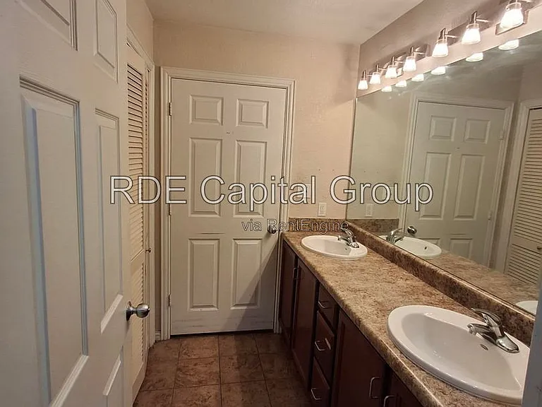 5203 Bexar St #2C — Photo 15