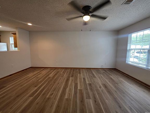 4th image of 411 W 7th St #3