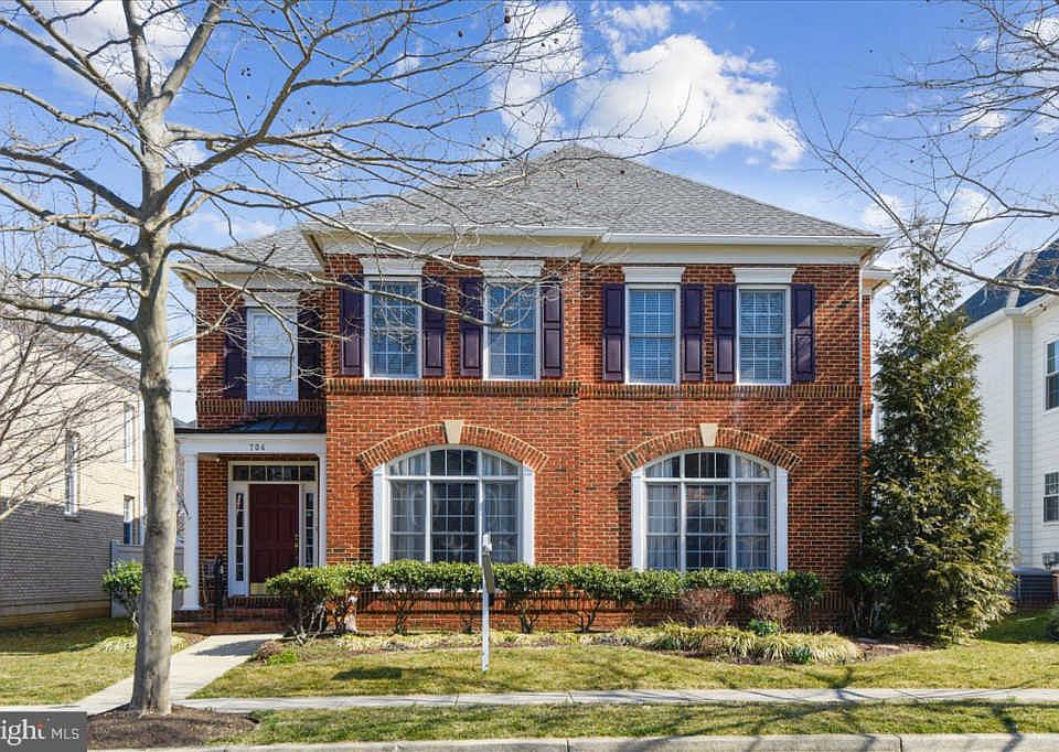 1st image of 704 Pilot House Dr