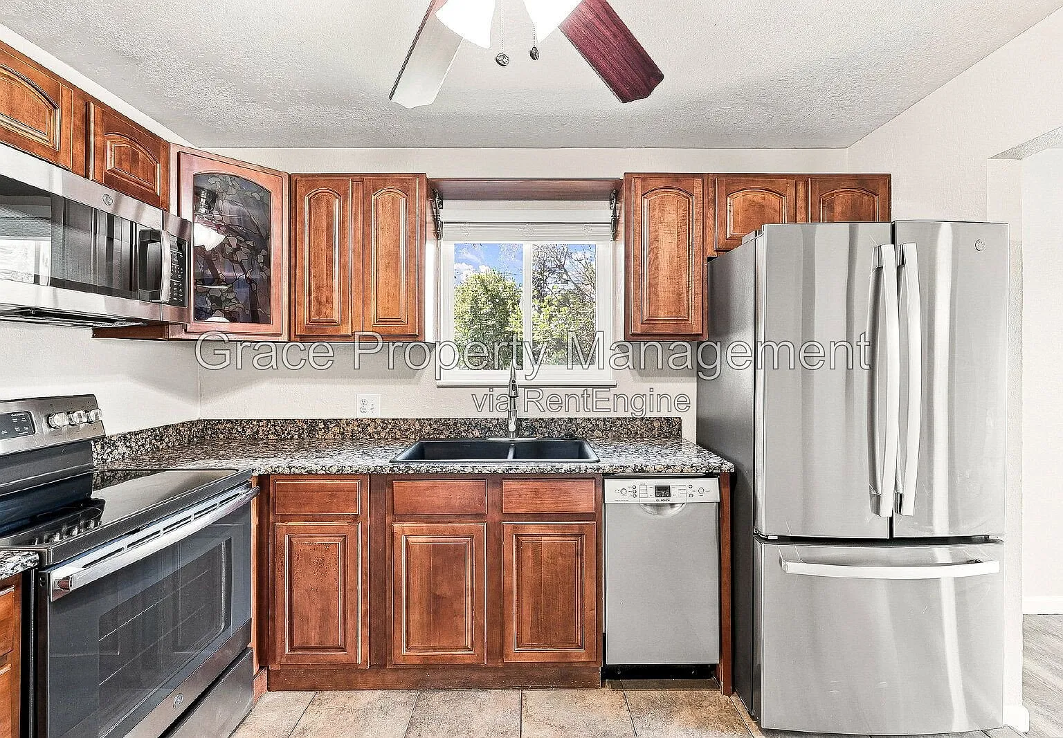 3 bed, 2.0 bath, 1568 sqft, $2,495 — Photo 4