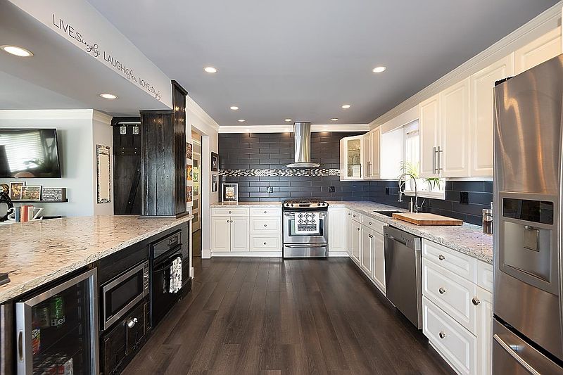 North Vancouver House for rent - 4 Bedrooms — photo 9