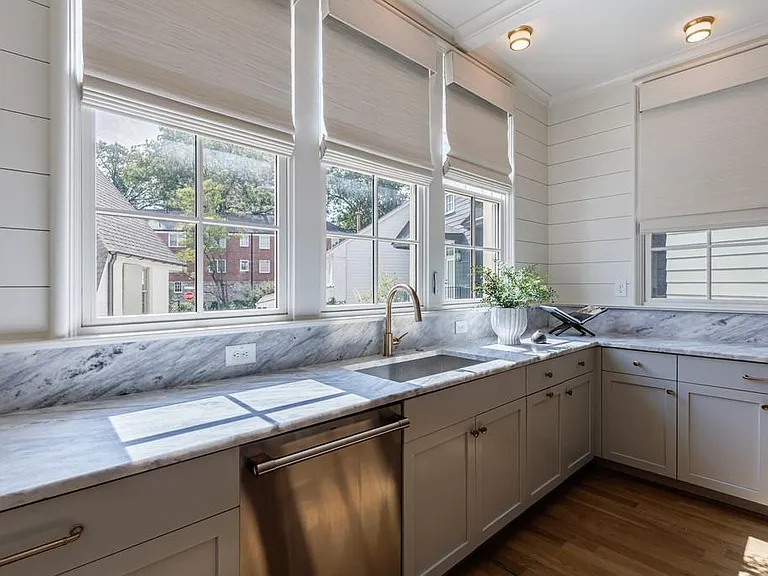 81 Delmont Dr NE — Photo 17