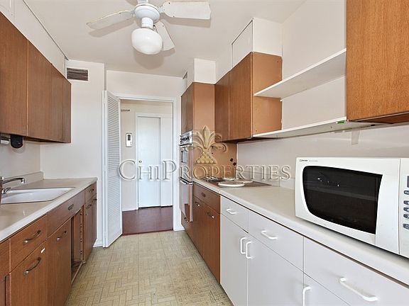 5th image of 3550 N Lake Shore Dr APT 616