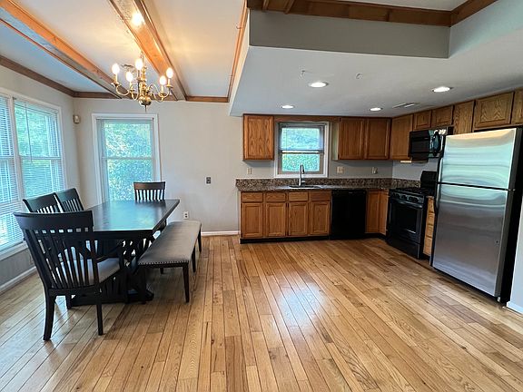 Granite countertops, built in microwave and dishwasher. Gas stove.