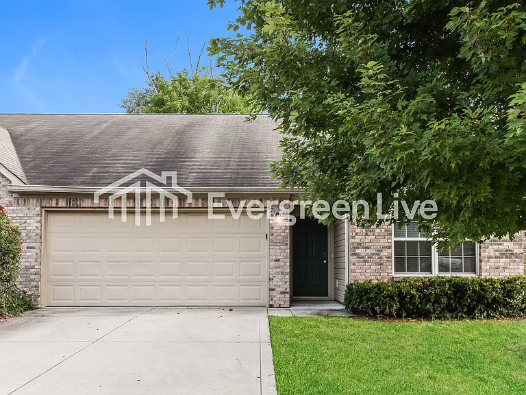 1921 Lisa Walk Dr — Photo 2
