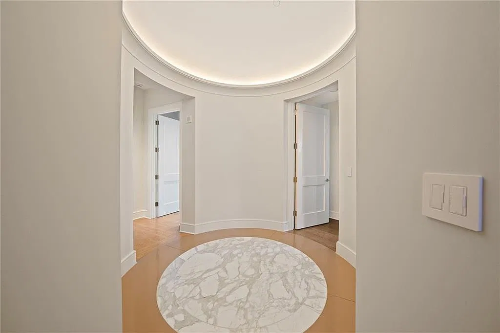 3 bed, 3.5 bath, 3541 sqft, $14,000 — Photo 3