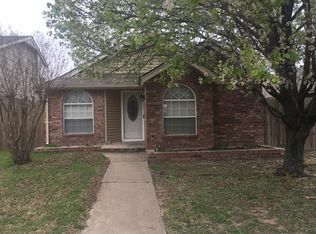 2104 Westmore Dr, Moore, OK 73170