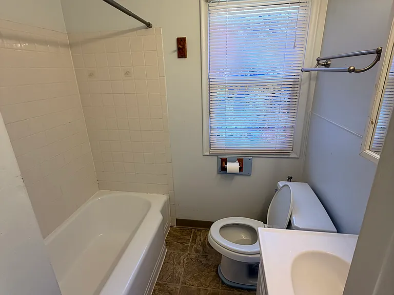 2051 Stieber St — Photo 3
