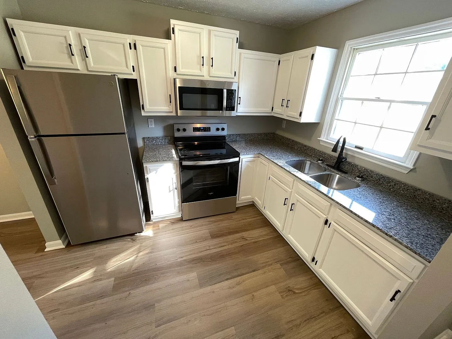 17-21 Seminole Drive Tri-Plex — Photo 3